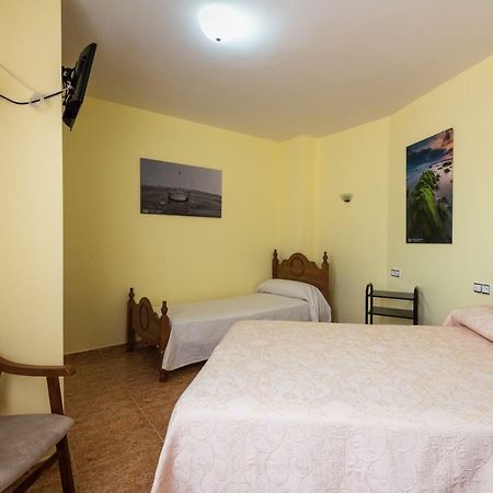 Hostal O Camouco Portonovo Bagian luar foto