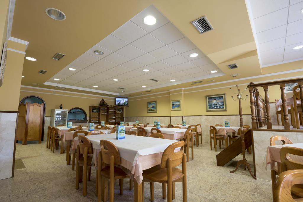 Hostal O Camouco Portonovo Bagian luar foto