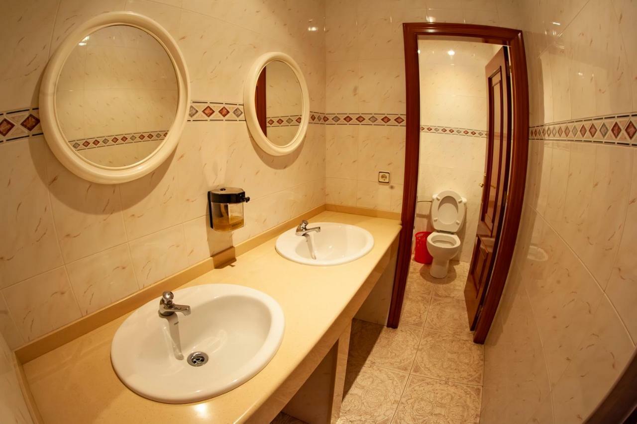 Hostal O Camouco Portonovo Bagian luar foto